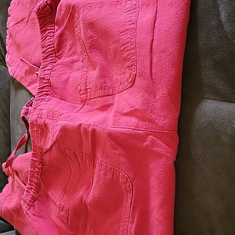 Red capris - Picture 4 of 4